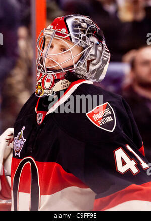 14. Dezember 2011 - Ottawa, Ottawa, Canada - Ottawa Torwart, Craig Anderson(41), während der Aktion zwischen der Senatoren und der Bruins. (Kredit-Bild: © Leon Switzer/Southcreek/ZUMAPRESS.com) Stockfoto