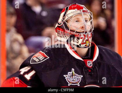14. Dezember 2011 - Ottawa, Ottawa, Canada - Ottawa Torwart, Craig Anderson(41), während der Aktion zwischen der Senatoren und der Bruins. (Kredit-Bild: © Leon Switzer/Southcreek/ZUMAPRESS.com) Stockfoto