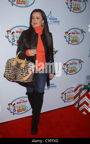 14. Dezember 2011 - Hollywood, Kalifornien, US - Kyle Richards.attends der '' Disney On Ice '' Premiere am Nokia Plaza in Los Angeles, Ca am Dezember 14,2011... 2011 (Kredit-Bild: © Phil Roach/Globe Photos/ZUMAPRESS.com) Stockfoto