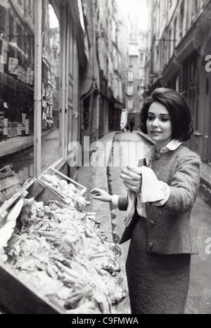 13. Dezember 2011 - SUSAN STRASBERG. (Kredit-Bild: © Globe Photos/ZUMAPRESS.com) Stockfoto