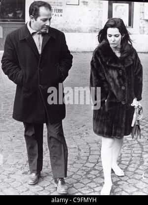 13. Dezember 2011 - SUSAN STRASBERG. (Kredit-Bild: © Globe Photos/ZUMAPRESS.com) Stockfoto