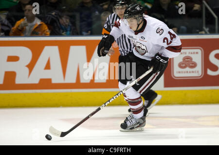 London Ontario, Kanada - 16. Dezember 2011. Guelph Storm-Player Scott Kosmachuk in Ontario Hockey League-Spiel zwischen den London Knights und Guelph Storm spielte John Labatt Centre in London. Die Ritter gewann das Spiel 3: 1. Stockfoto