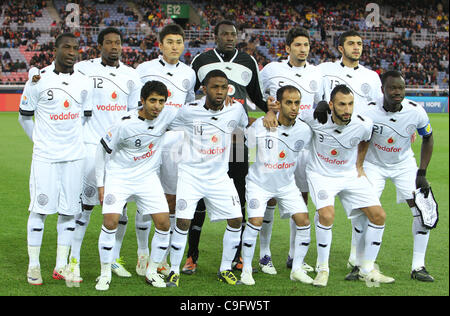 18. Dezember 2011 - Yokohama, Japan - Al-Sadd Sports Club posieren für ein Mannschaftsfoto vor der FIFA Club World Cup Drittplatzierten Match zwischen Kashiwa Reysol und Al-Sadd Sports Club Stadium Yokohama International am 18. Dezember 2011 in Yokohama, Japan. (Kredit-Bild: © Junko Kimura/Jana Presse/ZUMAPRES Stockfoto