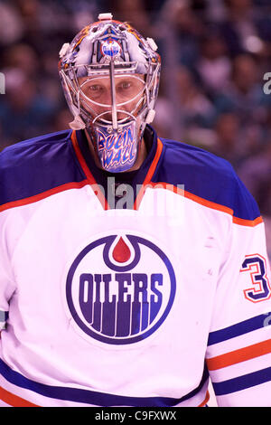 17. Dezember 2011 - San Jose, Kalifornien, USA - Oilers Torwart Nikolai Khabibulin (35) während der NHL-Spiel zwischen den San Jose Sharks und den Edmonton Oilers im HP Pavilion in San Jose, Kalifornien.  Die Haie gewann 3-2. (Kredit-Bild: © Matt Cohen/Southcreek/ZUMAPRESS.com) Stockfoto