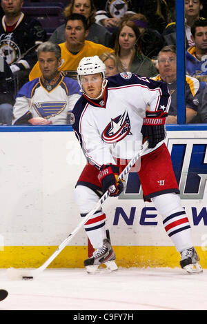 18. Dezember 2011 - Saint Louis, Missouri, USA - Columbus Blue Jackets Verteidiger James Wisniewski (21) in Aktion während eines NHL-Spiels zwischen den Columbus Blue Jackets und den St. Louis Blues im Scottrade Center in Saint Louis, Missouri. (Kredit-Bild: © Scott Kane/Southcreek/ZUMAPRESS.com) Stockfoto