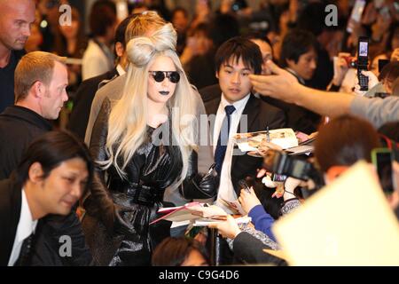 Lady Gaga. 20. Dezember 2011:. Amerikanische Sängerin Lady Gaga kommt .at Flughafen Tokio-Narita, Chiba, Japan. . (Foto von YUTAKA/AFLO) [1040] Stockfoto