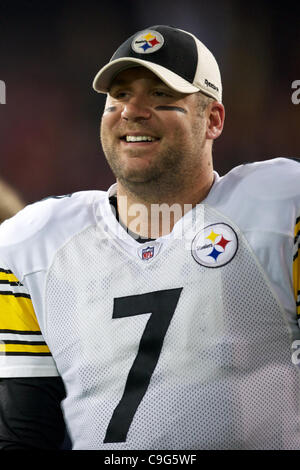 19. Dezember 2011 - San Francisco, Kalifornien, wärmt US - Steelers-Quarterback Ben Roethlisberger (7) vor dem NFL-Spiel zwischen der Pittsburgh Steelers und die San Francisco 49ers im Candlestick Park in San Francisco, Kalifornien.  Die 49ers schlagen die Steelers 20-3. (Kredit-Bild: © Matt Cohen/Southcreek/ZU Stockfoto