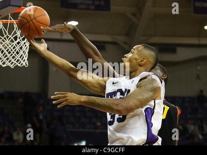 22. Dezember 2011 - Fort Worth, Texas, US - TCU gehörnte Frösche vorwärts Garlon Green (33) in Aktion zwischen die Grambling State Tigers und die TCU Horned Frogs.  TCU Niederlagen Grambling State 85 53 Daniel Meyer Coliseum. (Kredit-Bild: © Andrew Dieb/Southcreek/ZUMAPRESS.com) Stockfoto