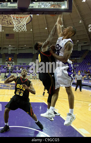 22. Dezember 2011 - Fort Worth, Texas, US - TCU gehörnte Frösche vorwärts Garlon Green (33) in Aktion zwischen die Grambling State Tigers und die TCU Horned Frogs.  TCU Niederlagen Grambling State 85 53 Daniel Meyer Coliseum. (Kredit-Bild: © Andrew Dieb/Southcreek/ZUMAPRESS.com) Stockfoto