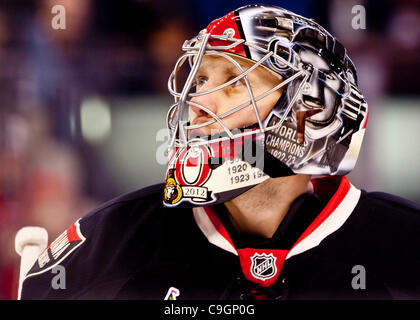27. Dezember 2011 - Ottawa, Ottawa, Canada - Ottawa Torwart, Craig Anderson(41), während der Aktion zwischen den Canadiens und den Senatoren. (Kredit-Bild: © Leon Switzer/Southcreek/ZUMAPRESS.com) Stockfoto
