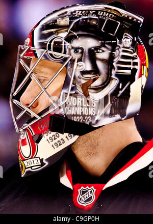 27. Dezember 2011 - Ottawa, Ottawa, Canada - Ottawa Torwart, Craig Anderson(41), während der Aktion zwischen den Canadiens und den Senatoren. (Kredit-Bild: © Leon Switzer/Southcreek/ZUMAPRESS.com) Stockfoto