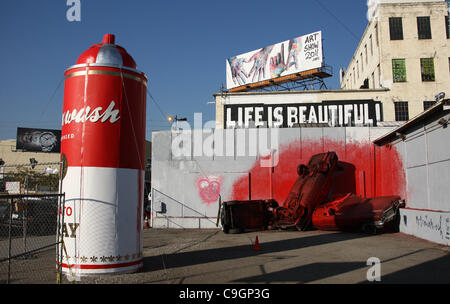 Sprühen Sie aus der Dose Autos & Leben ist schöne Kunst SHOW Poster Mr. BRAINWASH Gegenwart ART SHOW 2011 LOS ANGELES Kalifornien USA 27 Umrech- Stockfoto