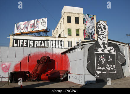 Sprühen Sie aus der Dose Autos & Leben ist schöne Kunst SHOW Poster Mr. BRAINWASH Gegenwart ART SHOW 2011 LOS ANGELES Kalifornien USA 27 Umrech- Stockfoto