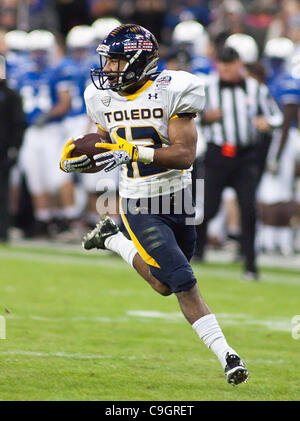 28. Dezember 2011 - Washington, District Of Columbia, Vereinigte Staaten von Amerika - Toledo Rockets Wide Receiver Eric Seite #12 kehrt zurück einen Kick für 87 Yards im ersten Quartal 2011 militärische Schüssel Mittwoch, 28. Dezember 2011 im RFK Stadium in Washington DC (Credit-Bild: © Saquan Stimpson/Southcreek/ZUMA Stockfoto