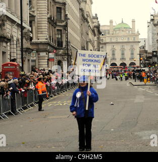 Der Esel Rasse Gesellschaft marschieren während der Londoner New Year es Day Parade. 01.01.12 Stockfoto