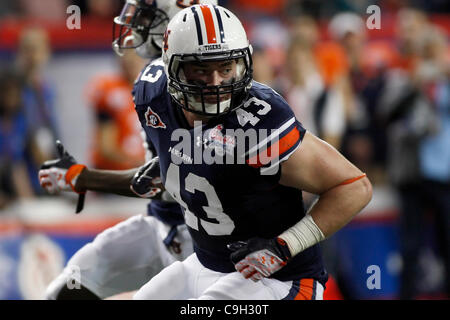 31. Dezember 2011 - Atlanta, Georgia, USA - 30. Dezember 2011 - Atlanta, Georgia - Auburn Tigers-Tight-End Philip Lutzenkirchen (43) während der 2011-Chick-Fil-A-Bowl zwischen Virginia Cavaliers und Auburn Tigers. Zur Halbzeit führen die Tiger die Cavaliers 28-17 an der Georgia Dome. (Kredit-Bild: © J Stockfoto