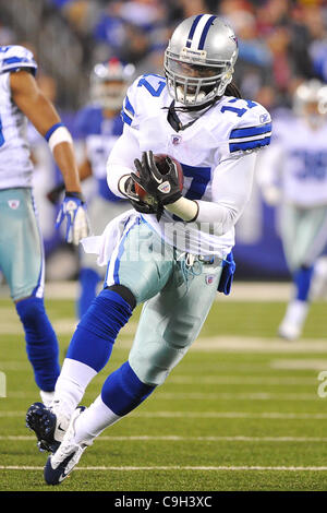 1. Januar 2012 - East Rutherford, New Jersey, USA - Dallas Cowboys Wide Receiver Harris Dwayne (17) in nationale Fußball-Liga-Aktion bei Met Life-Stadion in East Rutherford New Jersey das neue Riesen besiegen die Dallas Cowboys 31 bis 14 Anspruch den NFC East Titel (Credit-Bild: © Brooks Von Arx/Southcre Stockfoto