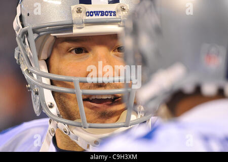 2. Januar 2012 - East Rutherford, New Jersey, USA - Dallas-Cowboys-quarterback Romo Tony (9) in nationale Fußball-Liga-Aktion bei Met Life-Stadion in East Rutherford New Jersey das neue Riesen Niederlage der Dallas Cowboys 31 bis 14 Anspruch den NFC East Titel (Credit-Bild: © Brooks Von Arx/Southcreek/ZUMA Stockfoto