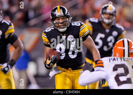 1. Januar 2012 - führt nach machen einen Haken im dritten Quartal gegen Cleveland aus Cleveland, Ohio, USA - Pittsburgh Wide Receiver Hines Ward (86).  Die Pittsburgh Steelers gegen die Cleveland Browns 13-9 in das Spiel gespielt in Cleveland Browns Stadium in Cleveland, Ohio. (Kredit-Bild: © Frank J Stockfoto