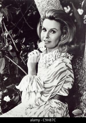 19. Dezember 2011 - DINA MERRILL. (Kredit-Bild: © Globe Photos/ZUMAPRESS.com) Stockfoto