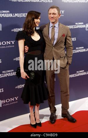 4. Januar 2012 - Madrid, Spanien - Daniel Craig und Rachel Weisz besuchen die "Millenium: The Girl With The Dragon Tattoo" Premiere Callao Cinema in Madrid (Credit-Bild: © Jack Abuin/ZUMAPRESS.com) Stockfoto