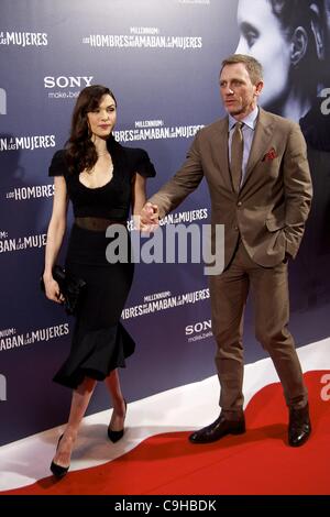 4. Januar 2012 - Madrid, Spanien - Daniel Craig und Rachel Weisz besuchen die "Millenium: The Girl With The Dragon Tattoo" Premiere Callao Cinema in Madrid (Credit-Bild: © Jack Abuin/ZUMAPRESS.com) Stockfoto