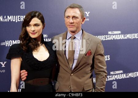 4. Januar 2012 - Madrid, Spanien - Daniel Craig und Rachel Weisz besuchen die "Millenium: The Girl With The Dragon Tattoo" Premiere Callao Cinema in Madrid (Credit-Bild: © Jack Abuin/ZUMAPRESS.com) Stockfoto