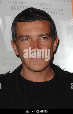 Antonio Banderas im Ankunftsbereich für drunter und drüber Premiere, Directors Guild of America (DGA) Theater, Los Angeles, CA 5. Januar 2012. Foto von: Elizabeth Goodenough/Everett Collection Stockfoto