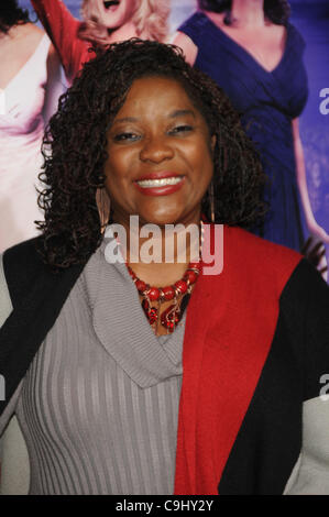 9. Januar 2012 - Los Angeles, Kalifornien, USA - Loretta Devine, Teilnahme an der Uraufführung von "Joyful Noise'' im Grauman es Chinese Theatre in Hollywood, Kalifornien am 09.01.12 statt. 2012 (Kredit-Bild: © D. Long/Globe Photos/ZUMAPRESS.com) Stockfoto