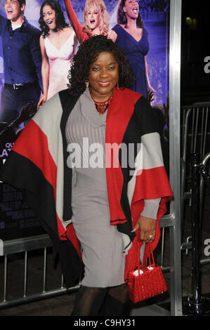 9. Januar 2012 - Los Angeles, Kalifornien, USA - Loretta Devine, Teilnahme an der Uraufführung von "Joyful Noise'' im Grauman es Chinese Theatre in Hollywood, Kalifornien am 09.01.12 statt. 2012 (Kredit-Bild: © D. Long/Globe Photos/ZUMAPRESS.com) Stockfoto