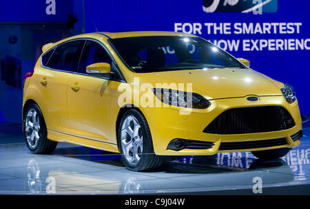 9. Januar 2012 - Detroit, Michigan, enthüllt US - Ford Focus ST am ersten Pressetag der North American International Auto Show in Detroit, Michigan, USA am 9. Januar 2012. (Kredit-Bild: © Mark Bialek/ZUMAPRESS.com) Stockfoto