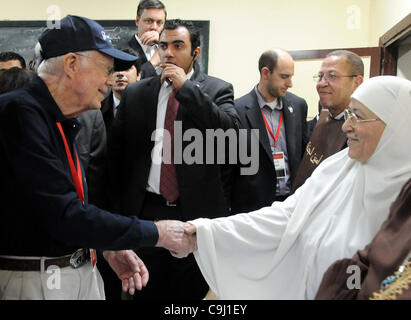 10. Januar 2012 - Ägypten, Ägypten - Jimmy Carter in der Stab-Farag-Schule. Während seiner Präsidentschaft in den 1970er Jahren half Carter Makler den Camp-David-Abkommen, die zu einem 1979 Friedensabkommen zwischen Israel und Ägypten führten. --Jimmy Carters Besuch der Ausschuss Wahl an Rod Farag Schule. Ehemalige US-Präsident Stockfoto