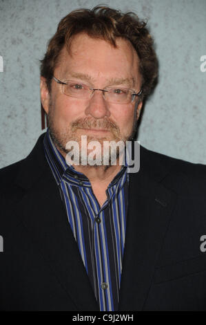 10. Januar 2012 - Los Angeles, Kalifornien, USA - Stephen Root Teilnahme an der Premiere Screening von '' begründeten '' Staffel 3 im Directors Guild Of America in Los Angeles, Kalifornien am 10.01.12 statt. 2012 (Kredit-Bild: © D. Long/Globe Photos/ZUMAPRESS.com) Stockfoto