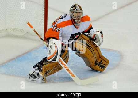 10. Januar 2012 - Raleigh, North Carolina, USA - Philadelphia Flyers Torwart Sergei Bobrovsky (35) während Tonights Spiel. Flyer gegen Hurrikane 2-1 im RBC Center in Raleigh, North Carolina. (Kredit-Bild: © Anthony Barham/Southcreek/ZUMAPRESS.com) Stockfoto