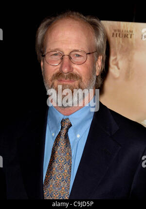 18. Februar 2010 - Los Angeles, California, Vereinigte Staaten von Amerika - WILLIAM HURT besucht der Los Angeles Premiere der gelbe Taschentuch Held im Pacific Design Center In West Hollywood, Kalifornien.  18.02.10. 2009.K642O7LONG. (Kredit-Bild: © D. Long/Globe Photos/ZUMApress.com) Stockfoto