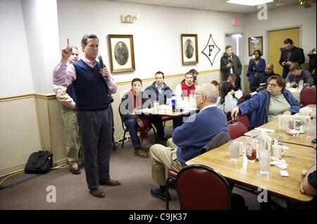 14. Januar 2012 - Greenville, SC, USA - republikanische Präsidentschaftskandidat RICK SANTORUM Morgen Rathaus auf Tommys Landhaus Schinken statt.  Die South Carolina primäre findet am 21. Januar. (Credit-Bild: © Mark Makela/ZUMAPRESS.com) Stockfoto