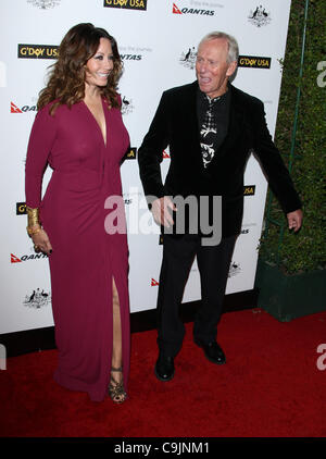 LINDA KOZLOWSKI & PAUL HOGAN g ' Day USA Australien Woche 2012 BLACK TIE GALA HOLLYWOOD LOS ANGELES Kalifornien USA 14 Januar 201 Stockfoto