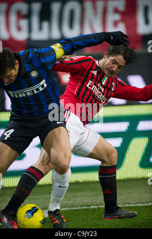 Javier Zanetti (Inter), Alexandre Pato (Mailand), 15. Januar 2012 - Fußball / Fußball: italienische "Serie A" match zwischen AC Mailand 0-1 Inter Mailand im Stadio Giuseppe Meazza in Mailand, Italien. (Foto von Maurizio Borsari/AFLO) [0855] Stockfoto