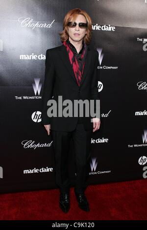 Yoshiki im Ankunftsbereich für The Weinstein Company 2012 Golden Globes After Party, Bar 210 im Beverly Hilton Hotel in Los Angeles, CA 15. Januar 2012. Foto von: James Atoa/Everett Collection Stockfoto