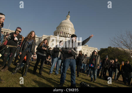 D.C. Demonstranten versammeln sich auf das Kapitol in Washington, DC auf Dienstag, 17. Januar 2012 zu besetzen. Stockfoto