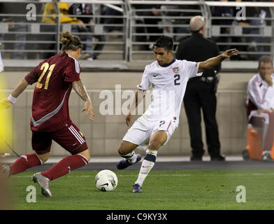 21. Januar 2012 - geht Phoenix, Arizona, USA - uns #2 AJ Terrapins Kugel Upfield im ersten Halbjahr das Freundschaftsspiel gegen Venezuela.  U.S. besiegt Venezuela 1: 0. (Bild Kredit: Bruce Yeung/Southcreek/ZUMAPRESS.com ©) Stockfoto