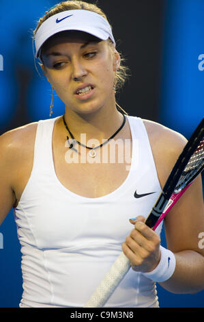 23. Januar 2012 - Runde Melbourne, Victoria, Australien - Sabine Lisicki (GER) in Aktion gegen Maria Scharapowa (RUS) während der 4. Damen-Einzel-Match am Tag acht der 2012 Australian Open in Melbourne Park, Australien. (Bild Kredit: Sydney Low/Southcreek/ZUMAPRESS.com ©) Stockfoto