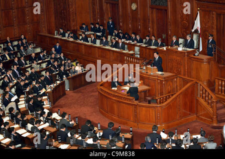 24. Januar 2012, Tokio - liefert Japans Premierminister Yoshihiko Noda seine Rede wie die ordentliche Sitzung der Ernährung auf Dienstag, 24. Januar 2012 in Tokio beruft.  Noda wird erwartet, dass die Verhandlungen mit der Opposition-Camps auf der Passage von Rechnungen zu den Nationen Verkauf ta Gesicht Stockfoto