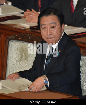 24. Januar 2012, Tokio - ist Japans Premierminister Yoshihiko Noda bereit, seine Rede zu liefern, wie die ordentliche Sitzung der Ernährung auf Dienstag, 24. Januar 2012 in Tokio beruft.  Noda wird erwartet, dass die Verhandlungen mit der Opposition-Camps auf der Passage von Rechnungen zu den Natio Gesicht Stockfoto