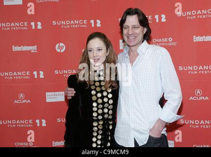 Andrea Riseborough, James Marsh im Ankunftsbereich für SHADOW DANCER Premiere 2012 Sundance Film Festival, Eccles Theatre, Park City, UT 24. Januar 2012. Foto von: James Atoa/Everett Collection Stockfoto