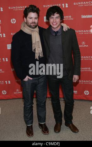 Christopher Neil, Graham Phillips im Ankunftsbereich für Ziegen Premiere 2012 Sundance Film Festival, Eccles Theatre, Park City, UT 24. Januar 2012. Foto von: James Atoa/Everett Collection Stockfoto