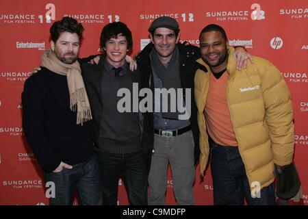 Christopher Neil Graham Phillips, Ty Burrell, Anthony Anderson im Ankunftsbereich für Ziegen Premiere 2012 Sundance Film Festival, Eccles Theatre, Park City, UT 24. Januar 2012. Foto von: James Atoa/Everett Collection Stockfoto