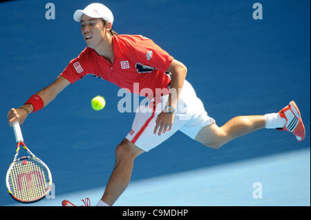 24. Januar 2012 - Spiel Melbourne, Victoria, Australien - Kei Nishikori (JPN) in Aktion gegen Andy Murray (GBR) während ein Männer Viertelfinale am Tag 10 der 2012 Australian Open in Melbourne Park, Australien. (Bild Kredit: Sydney Low/Southcreek/ZUMAPRESS.com ©) Stockfoto