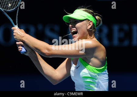 25.01.2012 Australian Open Tennis aus Melbourne Park. Maria Sharapova (RUS) kehrt ein Schuss in ihrem Match am zehnten Tag der Australian Open Tennis Championships in Melbourne, Australien. Stockfoto