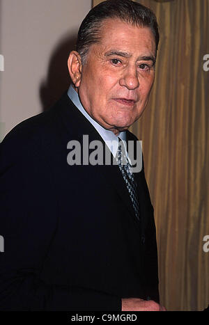 1. Januar 2011 - 9/21/02-BEVERLY HILLS CA. FARM SANCTUARY GALA IM DANN BEVERLY HILLS HOTEL. Â © PHIL ROACH / / I7020PR. JAMES FARENTINO(Credit Image: © Globe Photos/ZUMAPRESS.com) Stockfoto